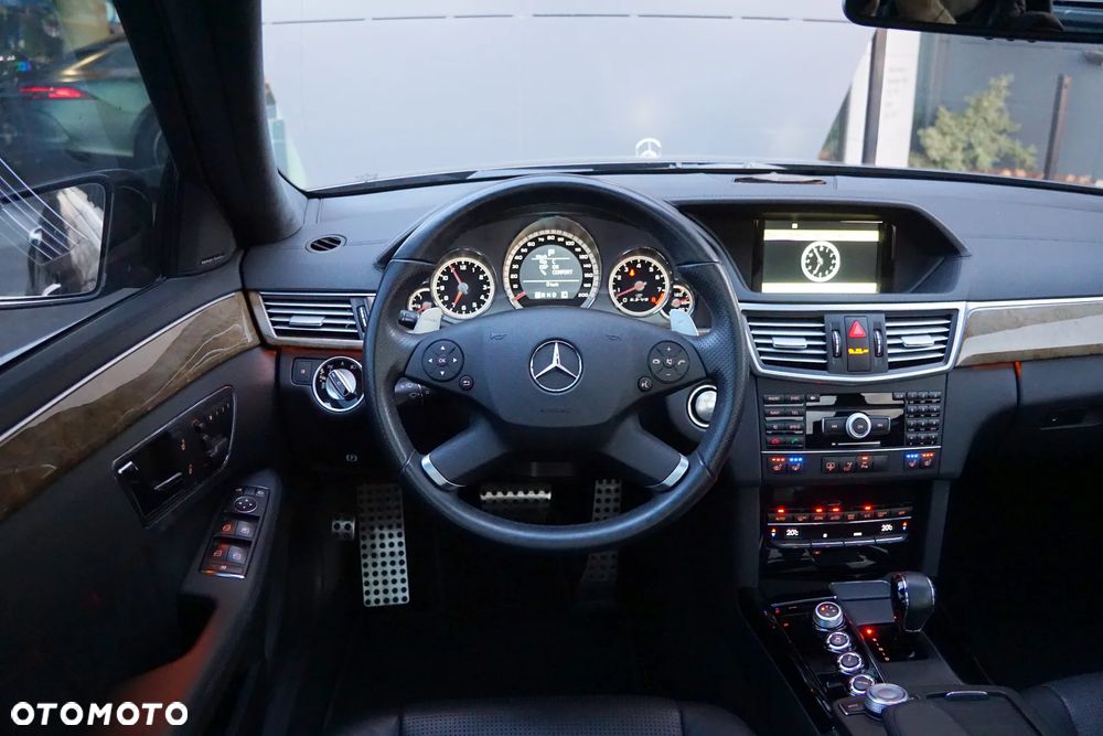 Mercedes-Benz Klasa E 63 AMG AMG Speedshift 7G-MCT - 39