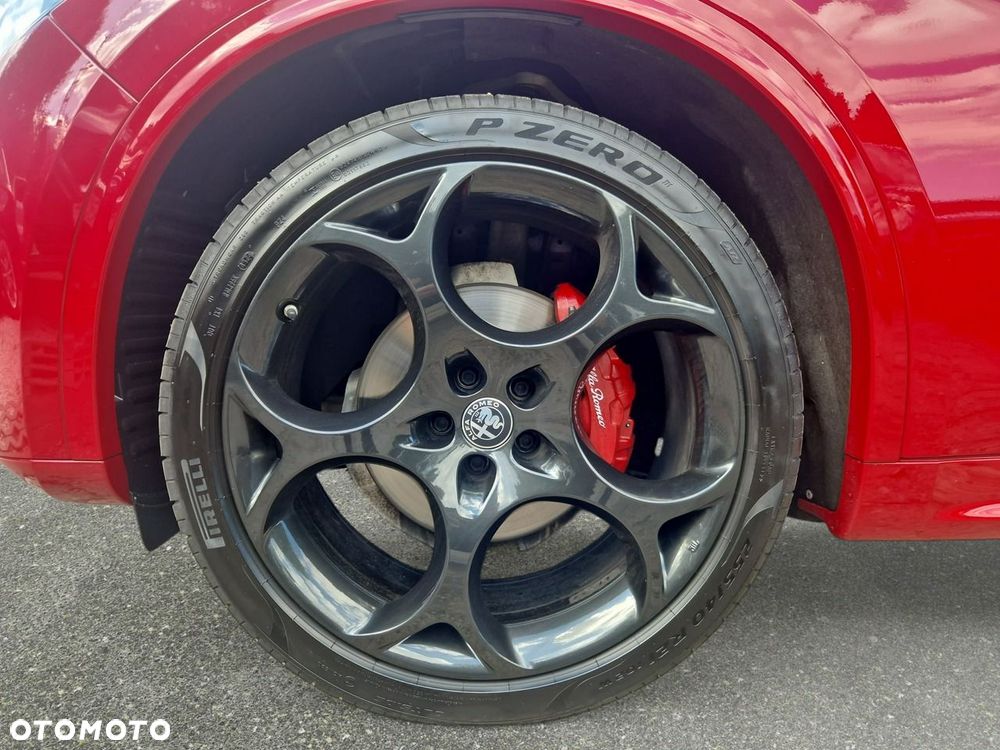 Alfa Romeo Stelvio - 9