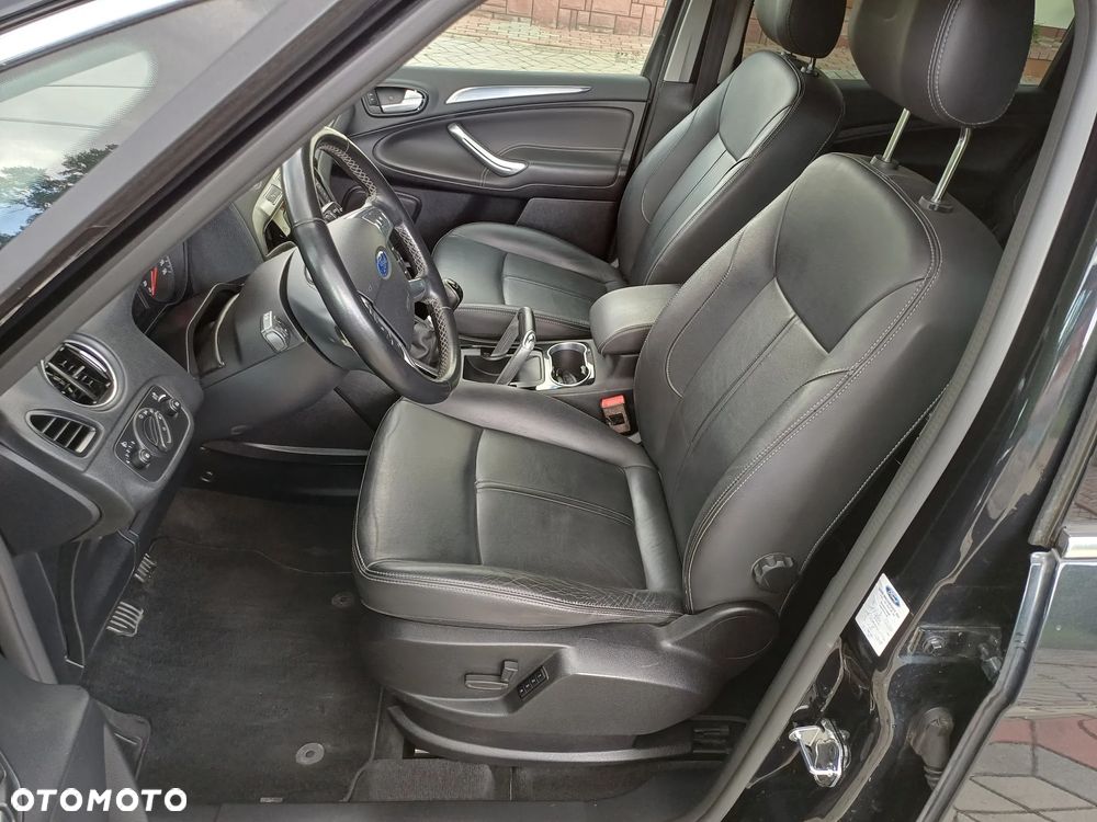 Ford Kuga 2.0 TDCi AWD Titanium - 14