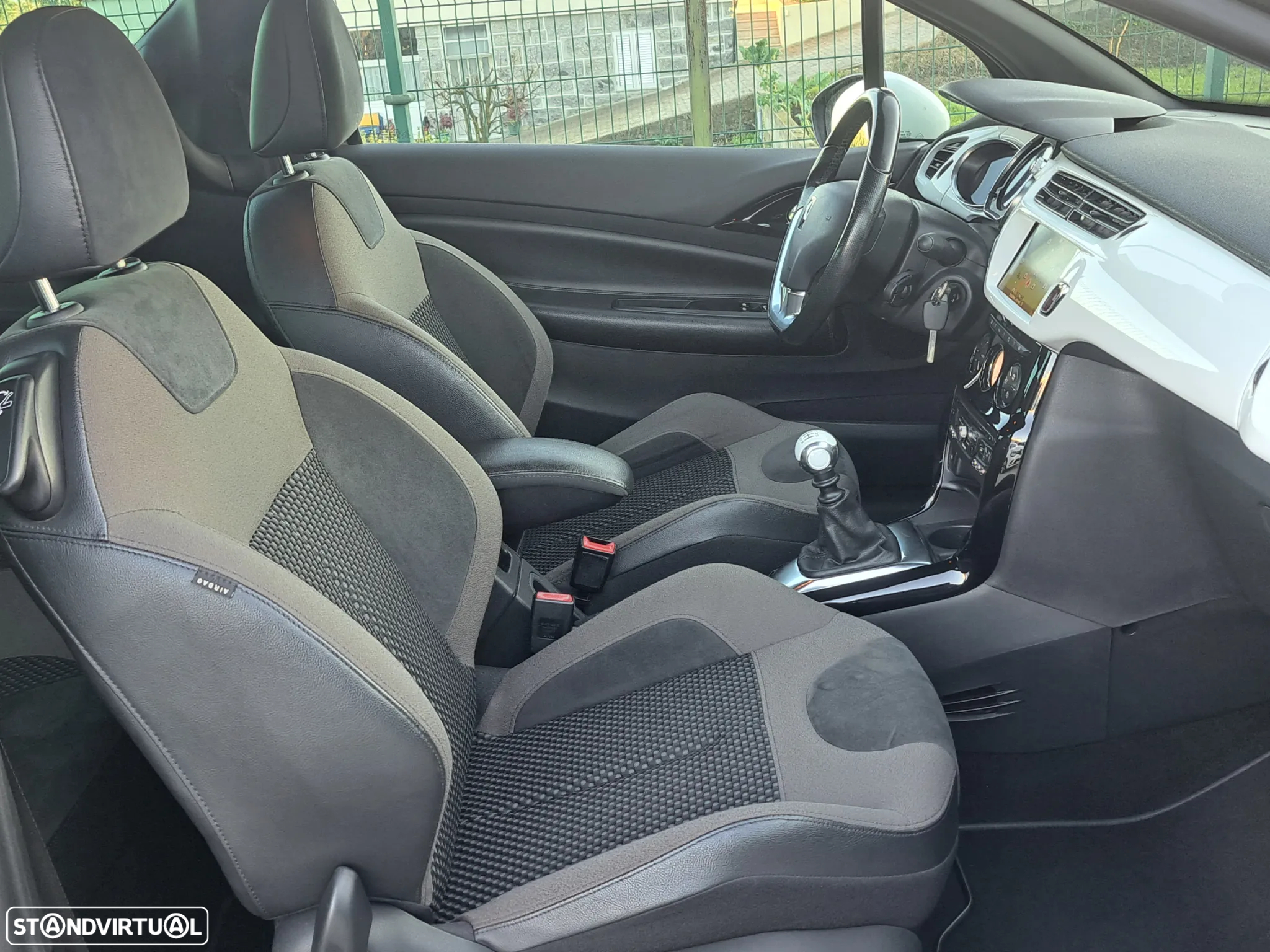 Citroën DS3 1.6 HDi Airdream Sport Chic - 15