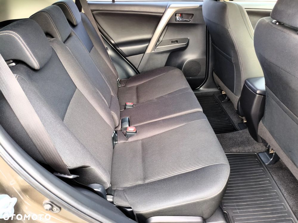 Toyota RAV4 - 24