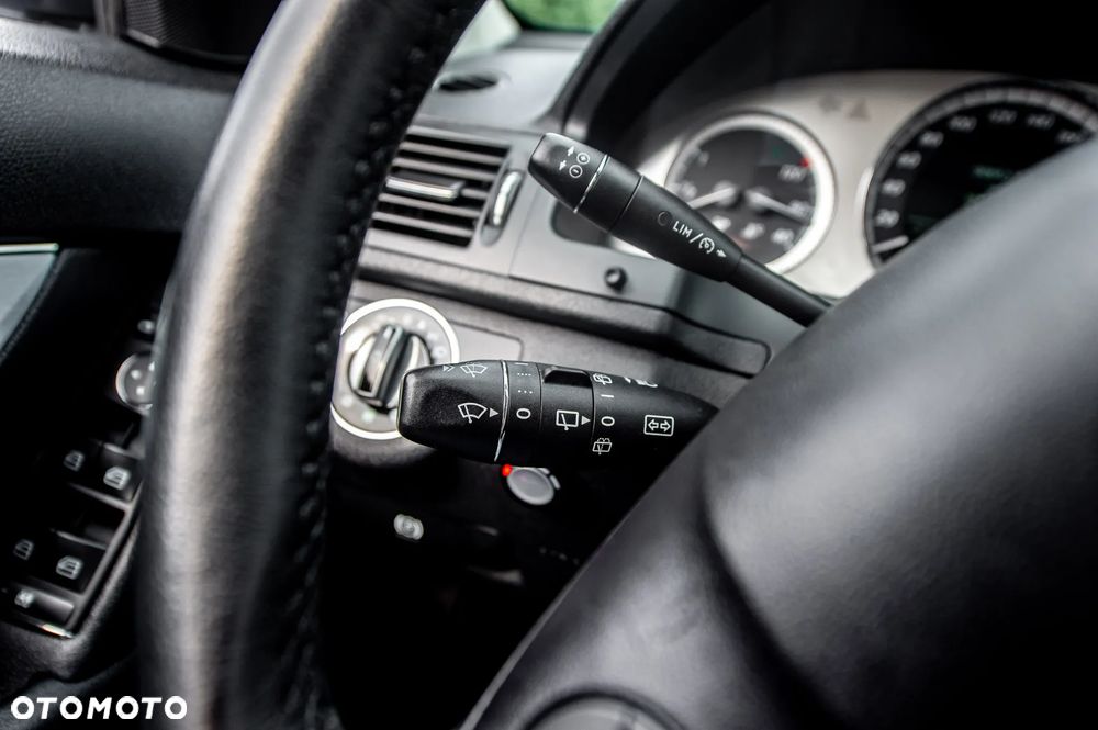 Mercedes-Benz Klasa C 200 7G-TRONIC Avantgarde Edition - 34