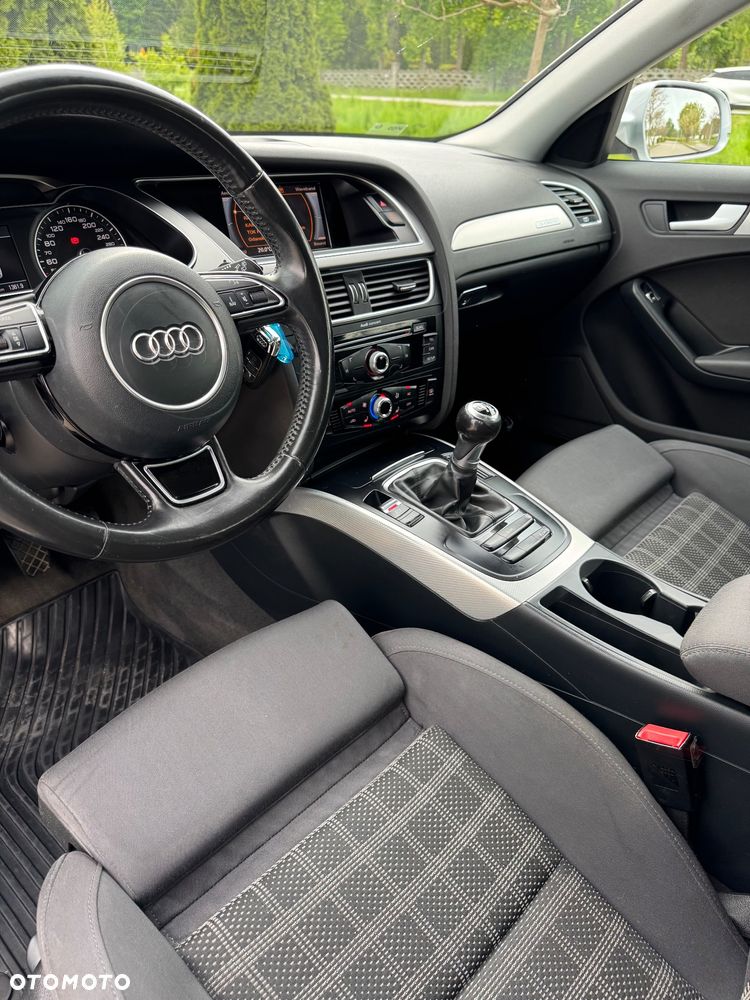 Audi A4 Avant 2.0 TDI DPF quattro S line Sportpaket - 8