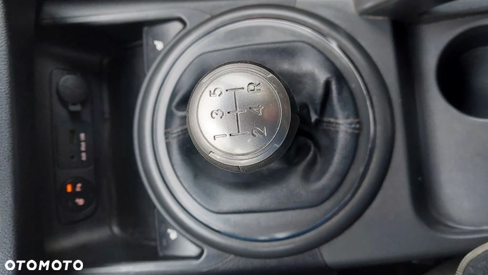 Kia Sportage 2.0 CVVT 4WD Vision - 23