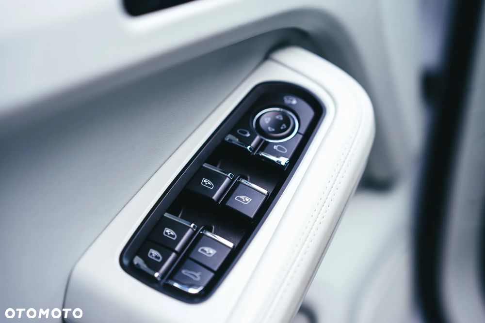 Porsche Macan T - 24