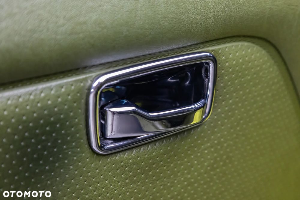 Mercedes-Benz W123 - 28