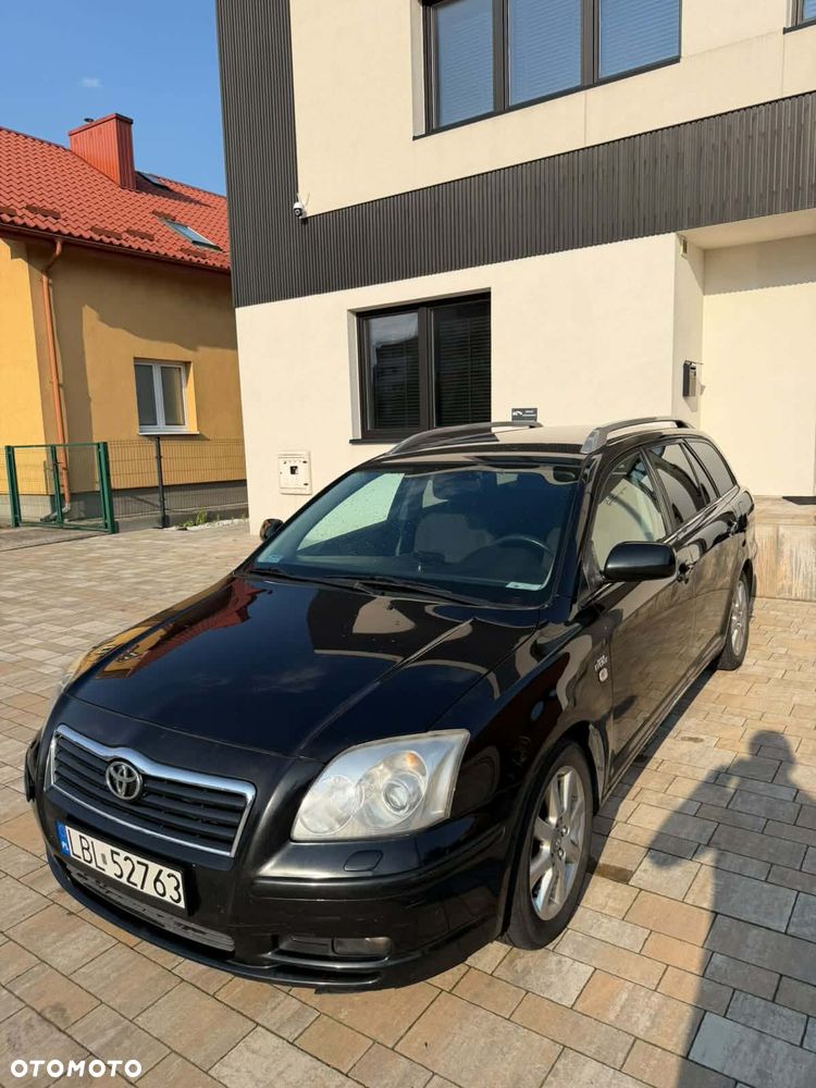 Toyota Avensis - 8