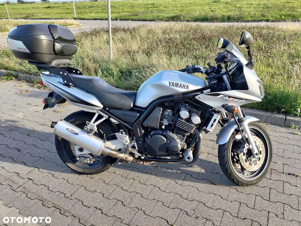 Yamaha FZS - 8