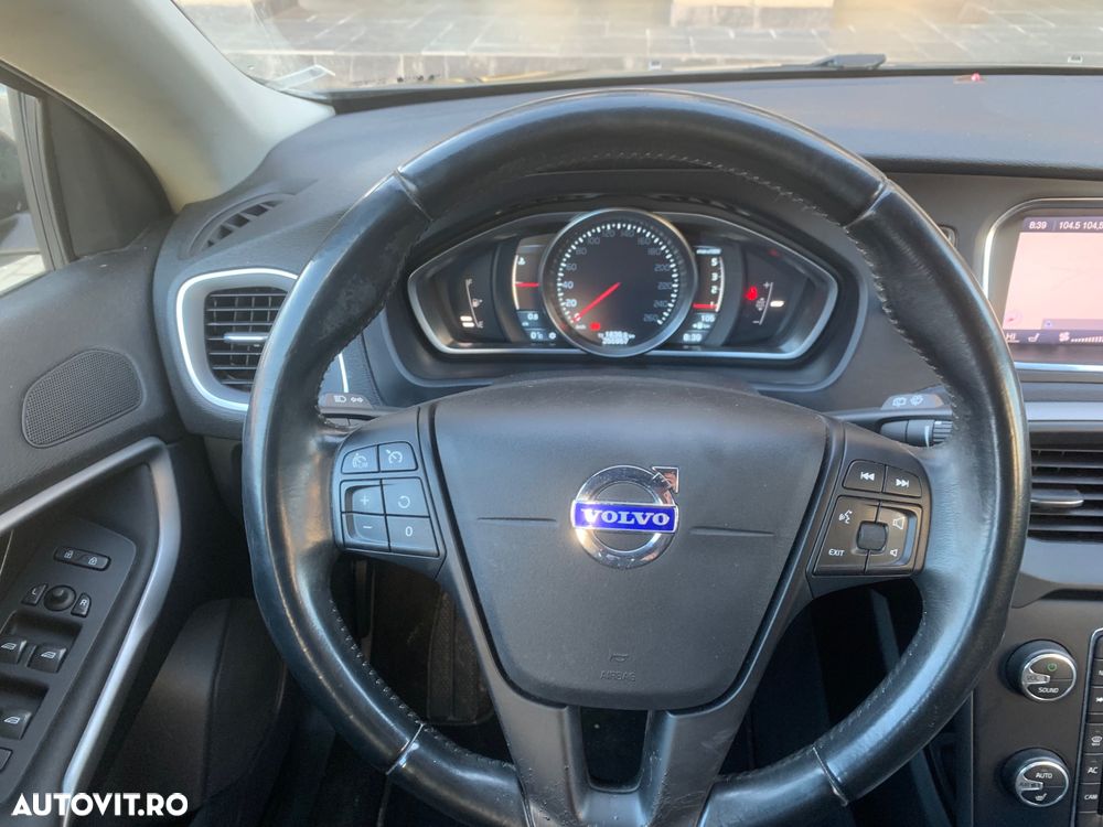 Volvo V40 D3 Kinetic - 9