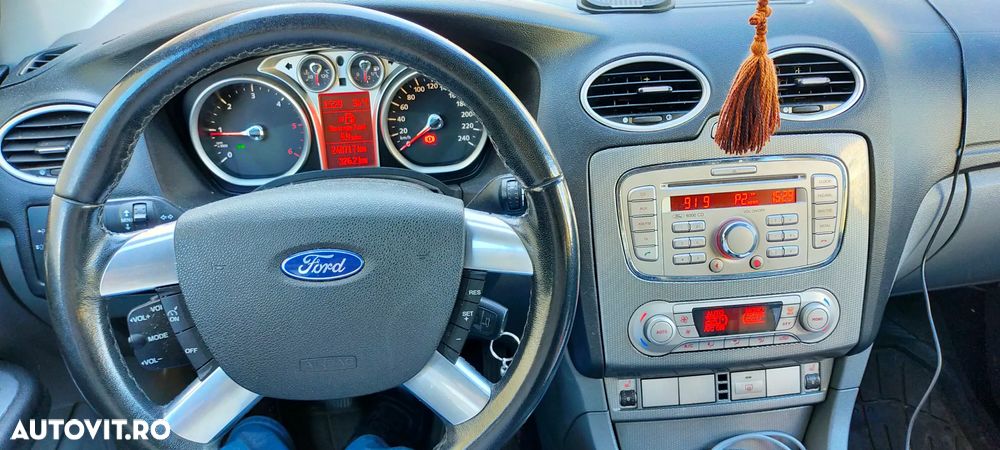 Ford Focus Turnier 2.0 TDCi DPF Titanium - 10