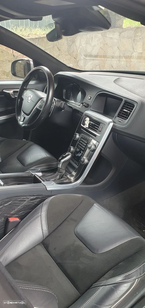 Volvo S60 2.0 D4 R-Design Momentum Geartronic - 4