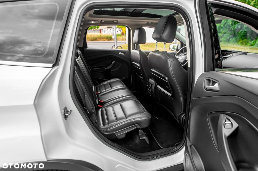 Ford Kuga 1.5 EcoBoost 4x4 Titanium - 37