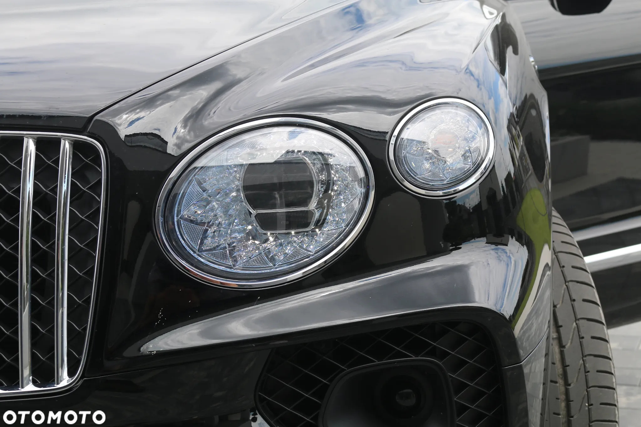 Bentley Bentayga - 25
