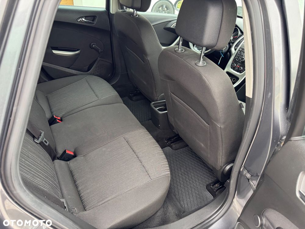 Opel Astra 1.4 T Essentia - 11