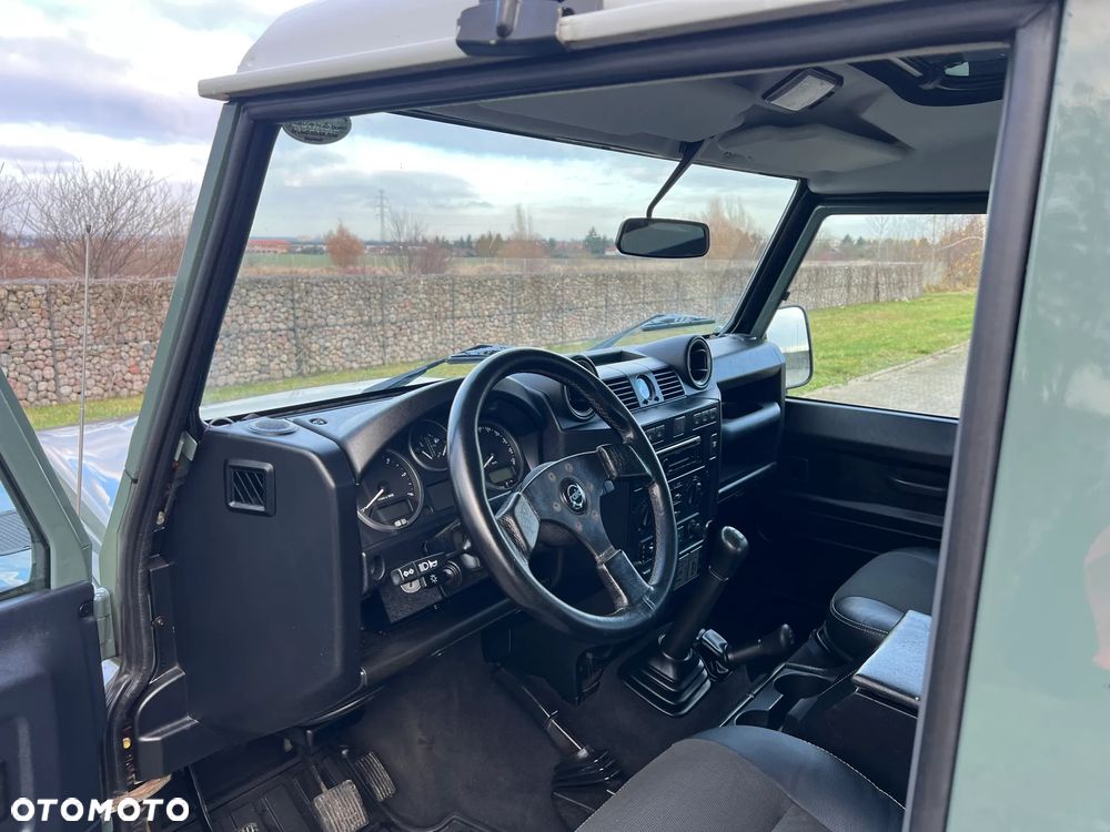 Land Rover Defender 90 DPF SE - 20