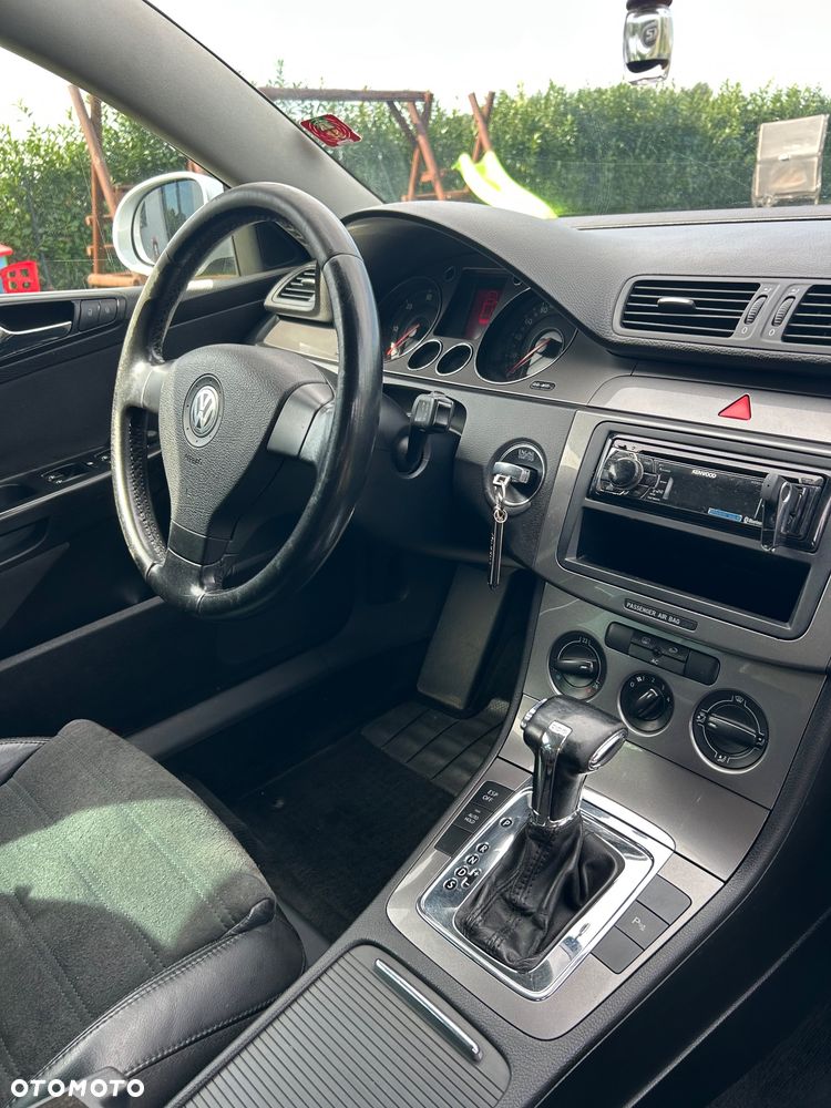 Volkswagen Passat 2.0 TDI Comfortline DSG - 15