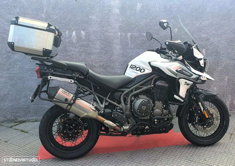 Triumph Tiger - 1