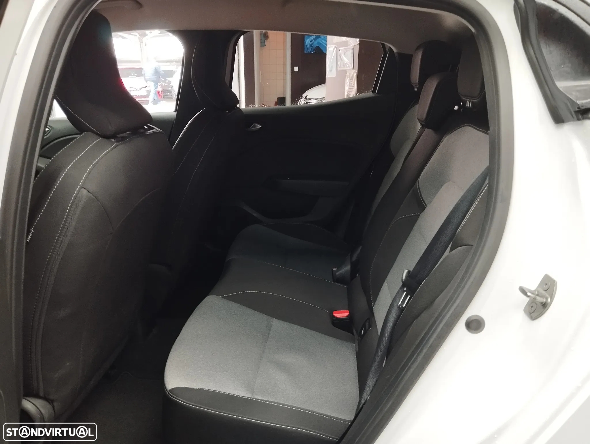 Renault Clio 1.0 TCe Evolution - 16