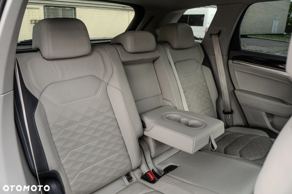 Volkswagen Touareg 4.0 V8 TDI SCR 4Mot R-Line - 30