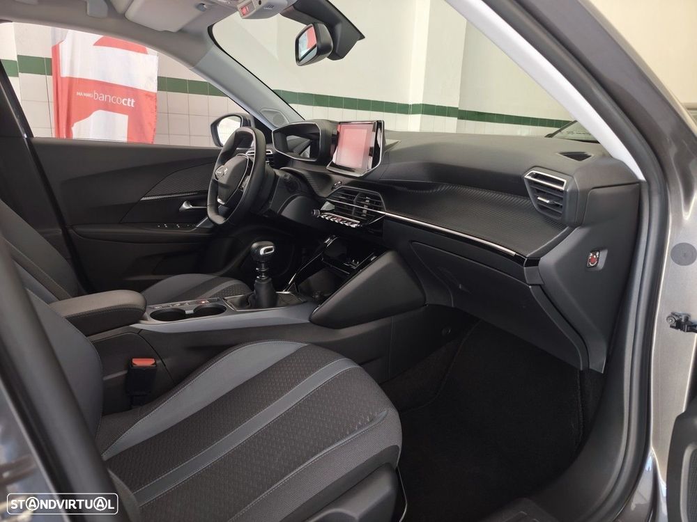 Peugeot 2008 1.2 PureTech Allure - 9