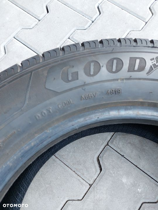 215/65 R16C OPONY DEMO GOODYEAR EFFICIENT GRIP CARGO DOT4819 - 4