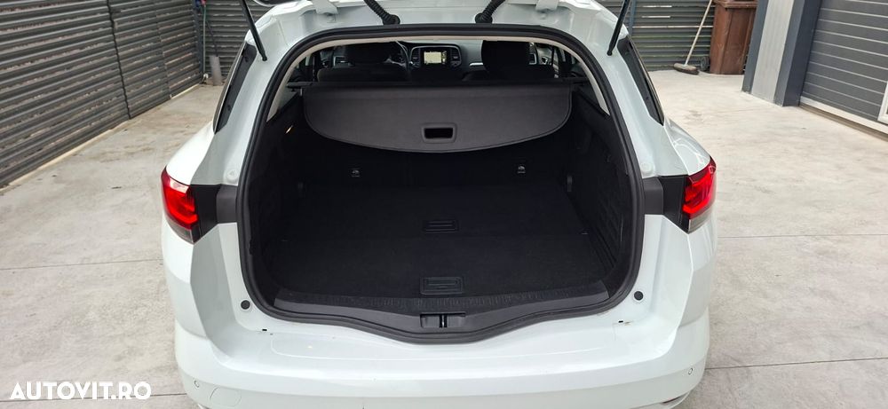 Renault Megane BLUE dCi Limited - 11