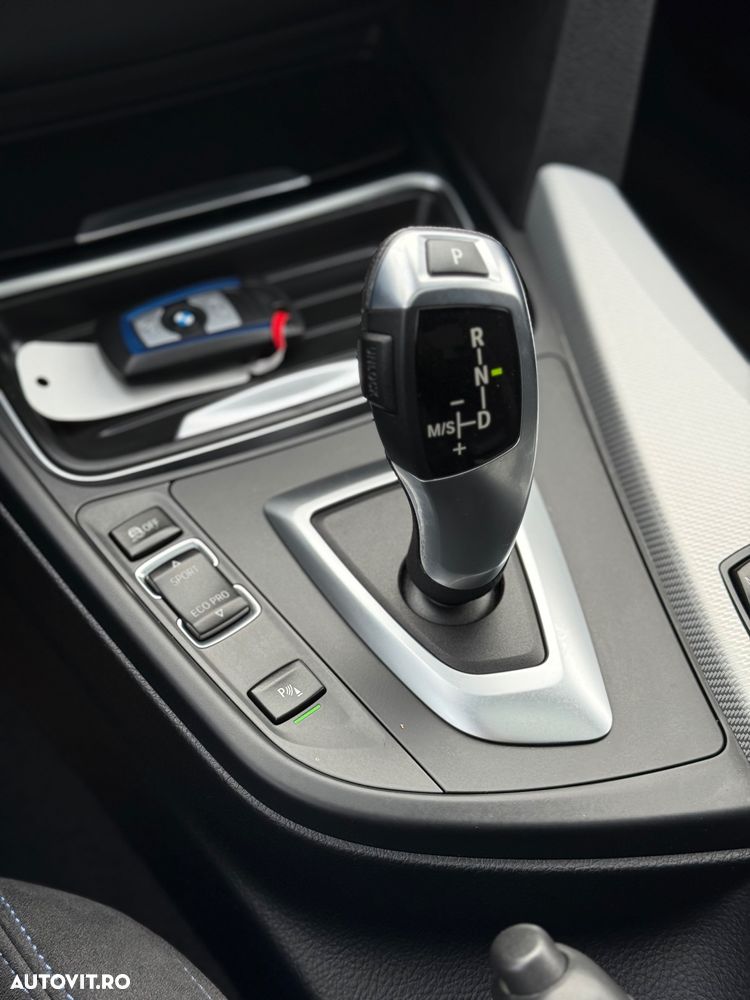 BMW Seria 3 318d Aut. Modern Line - 14