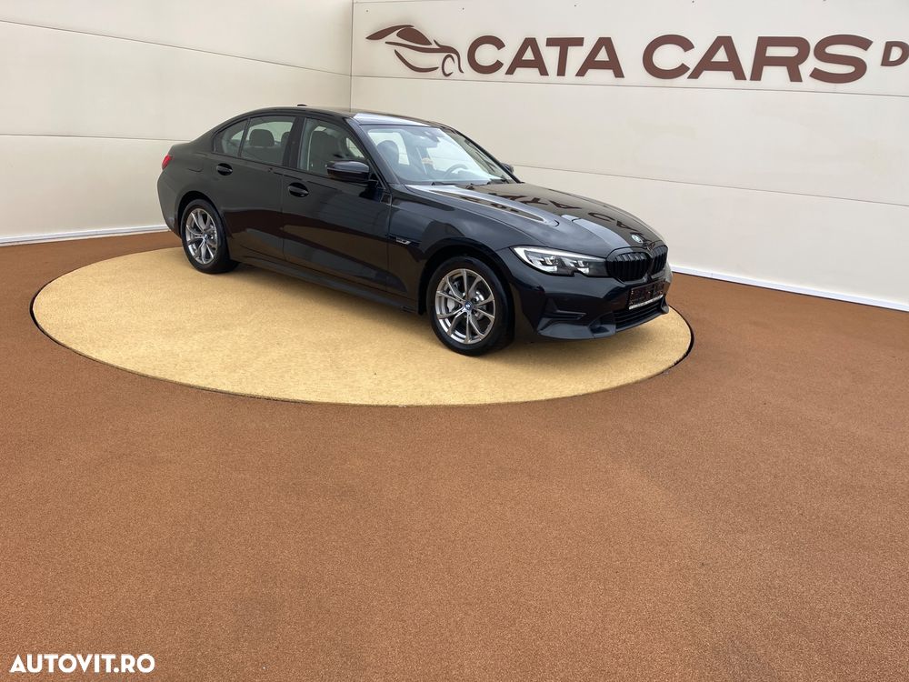 BMW Seria 3 330e Aut. Sport Line - 18