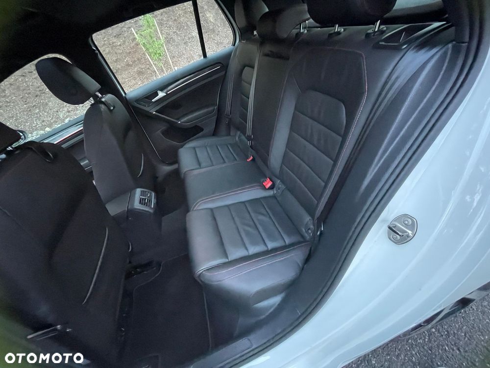 Volkswagen Golf 2.0 GTI DSG - 22