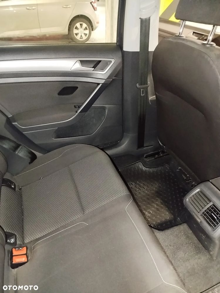 Volkswagen Golf VII 1.0 TSI BMT Trendline - 12