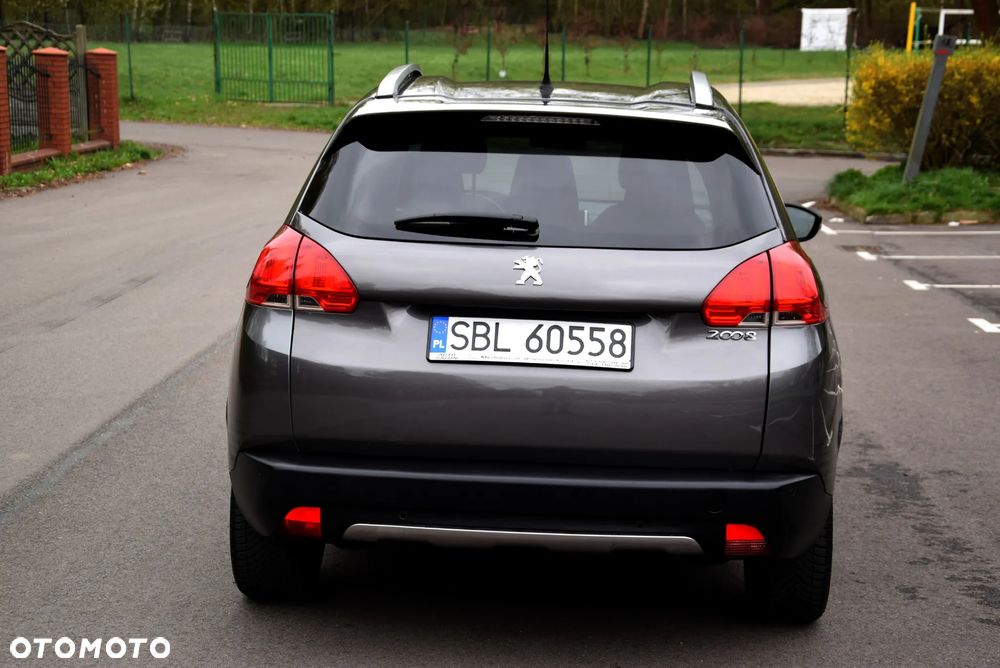 Peugeot 2008 1.2 Pure Tech Allure S&S - 8