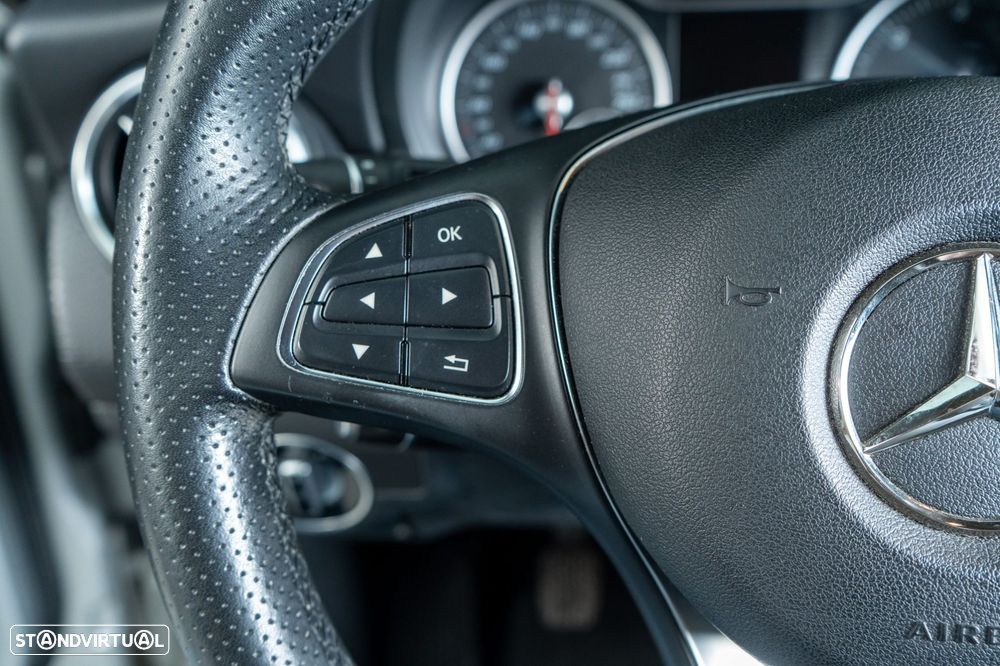 Mercedes-Benz A 180 d AMG Line - 22