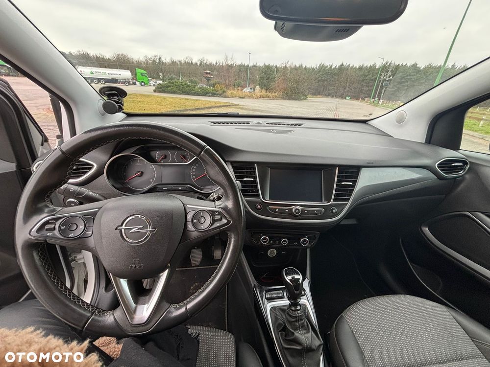 Opel Crossland X 1.2 T Design Line S&S - 14
