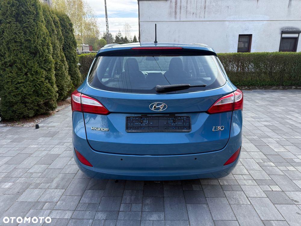 Hyundai i30 blue Kombi 1.6 CRDi YES Gold - 9