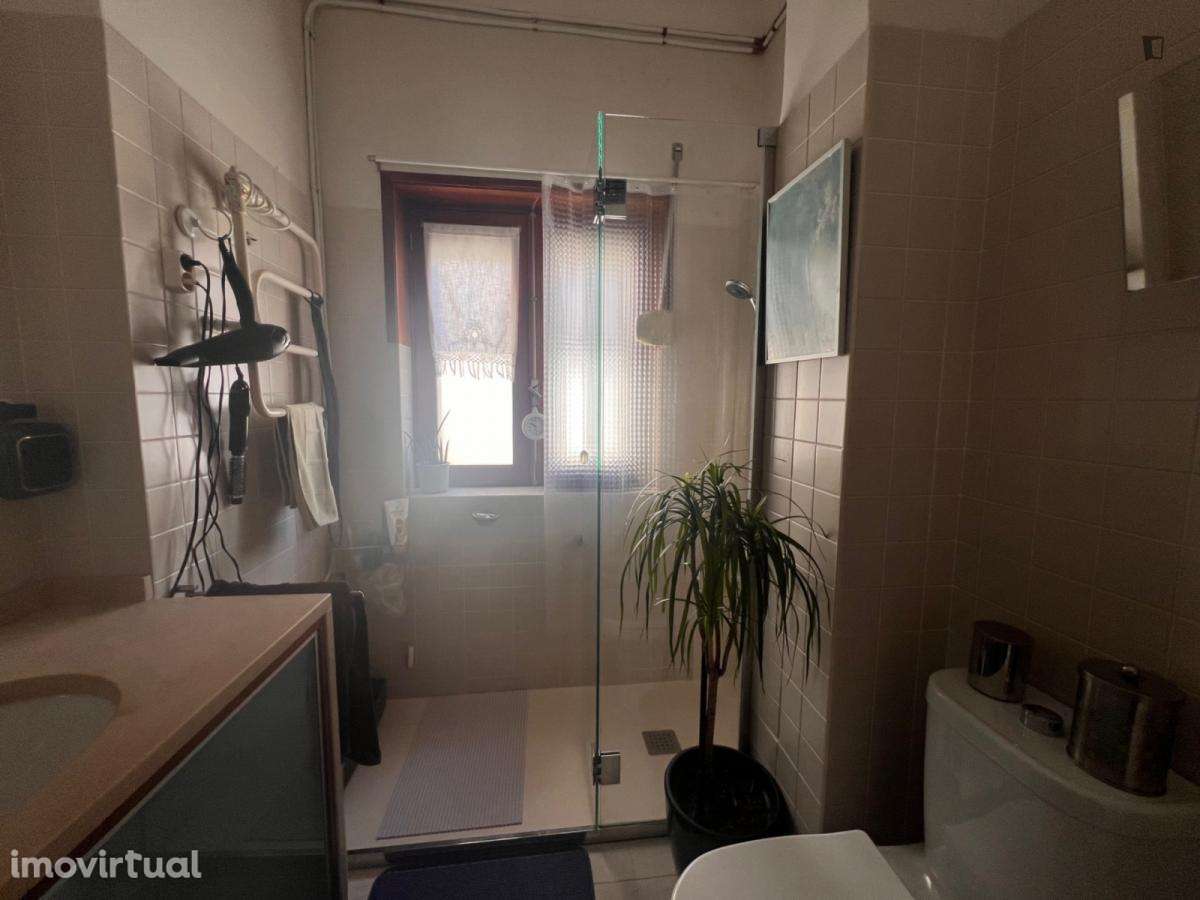 Quarto - localizado em Cedofeita Porto - Grande imagem: 5/6