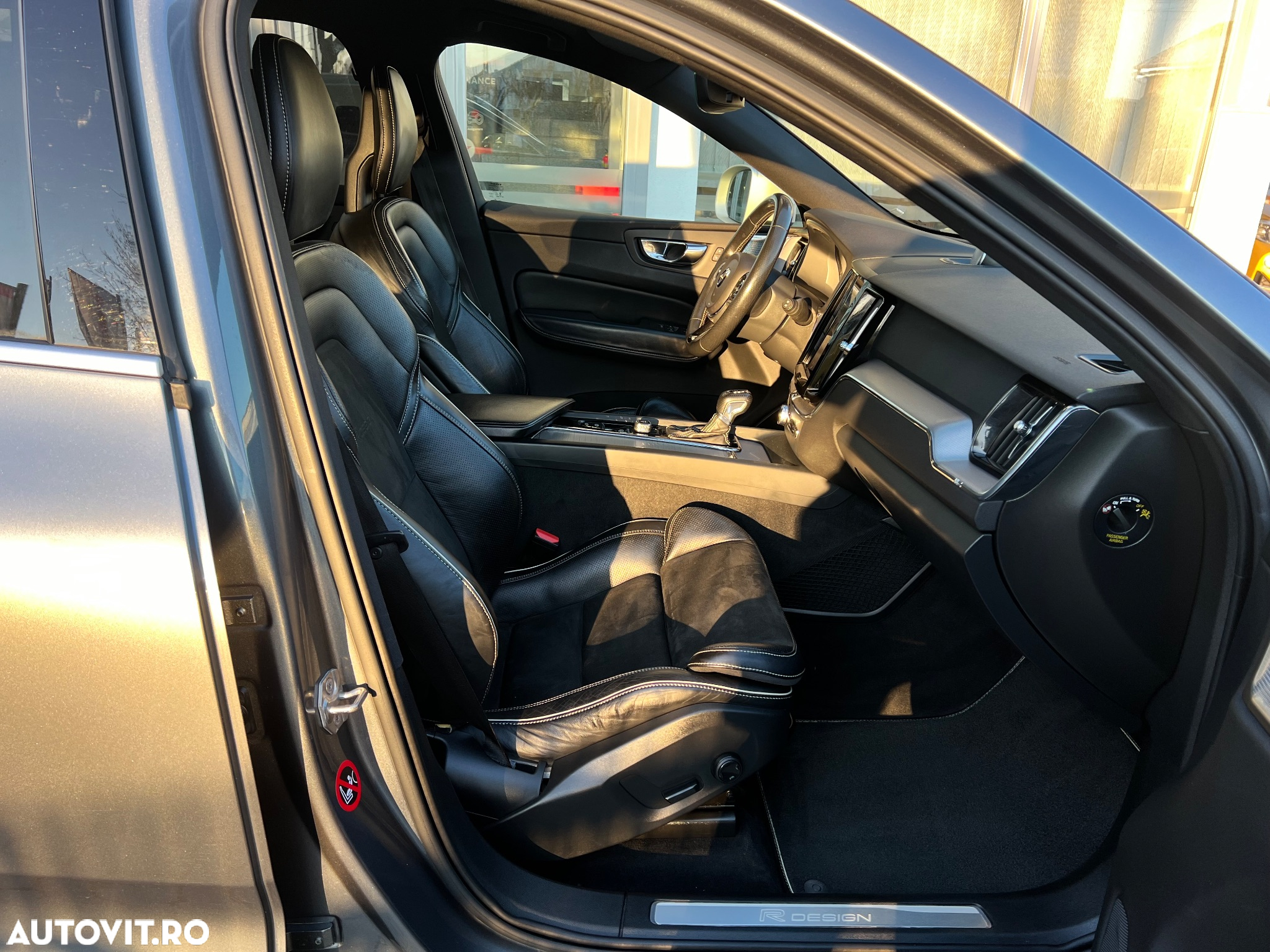 Volvo XC 60 D4 AWD Geartronic RDesign - 13