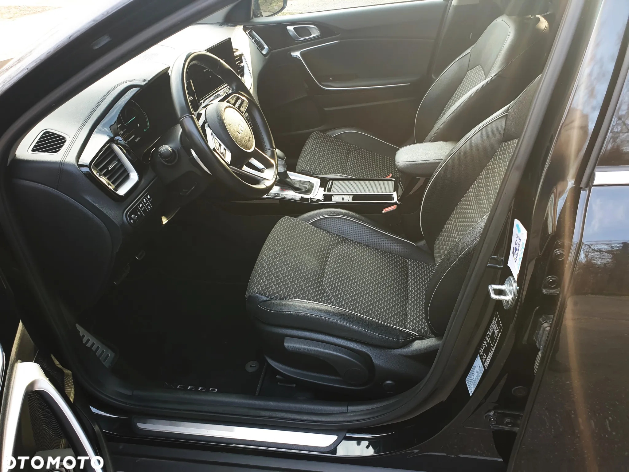 Kia XCeed - 10