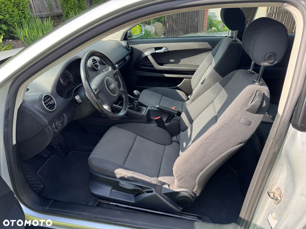 Audi A3 3-drzwiowe 1.6 Ambition - 5