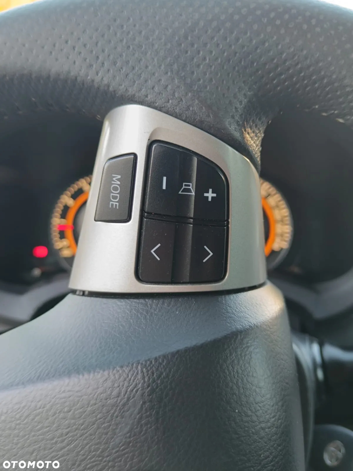 Toyota Auris 1.6 Dynamic - 24