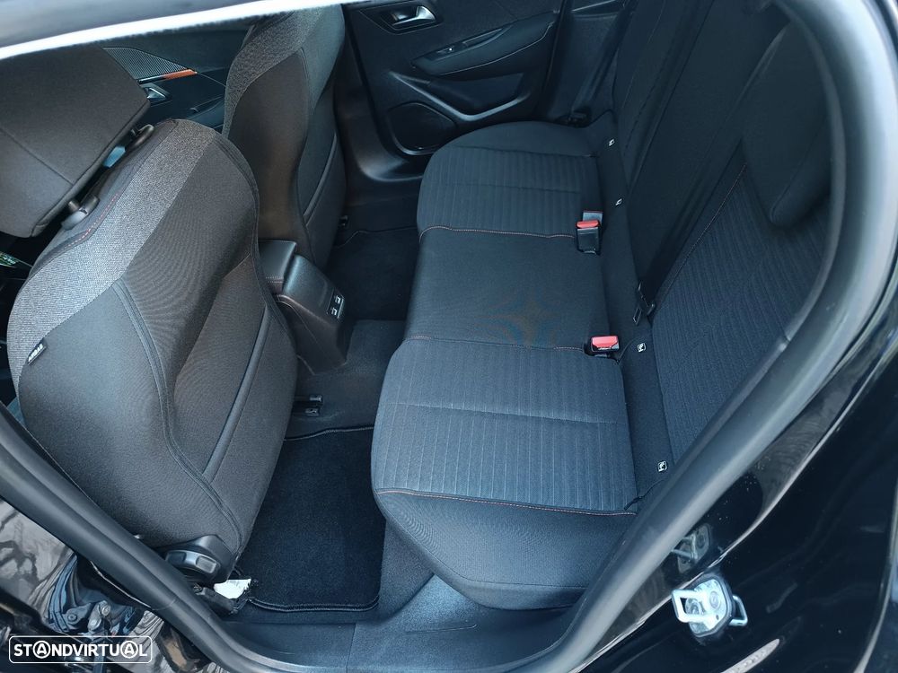 Peugeot 208 PureTech 100 EAT8 Active Pack - 21