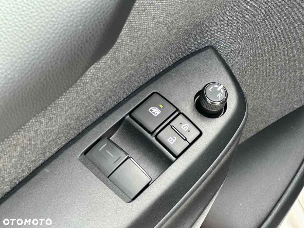 Toyota Yaris - 12
