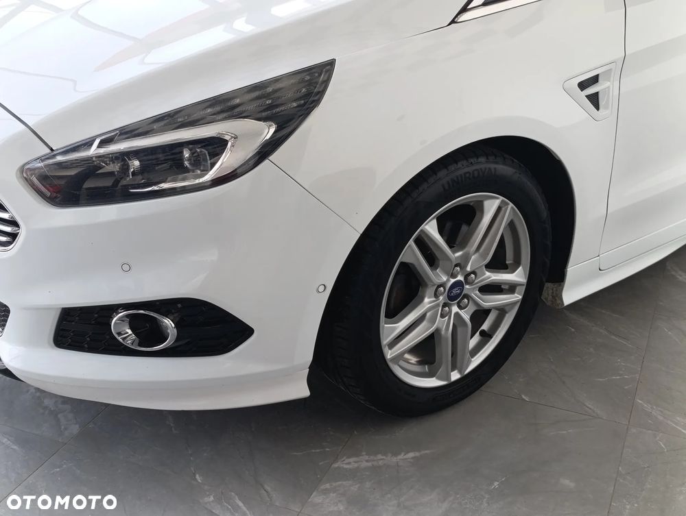 Ford S-Max - 14