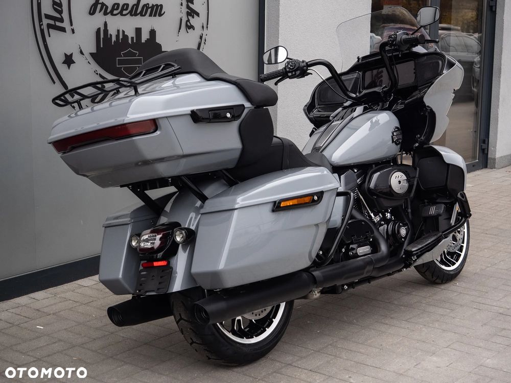 Harley-Davidson Touring Road Glide - 13