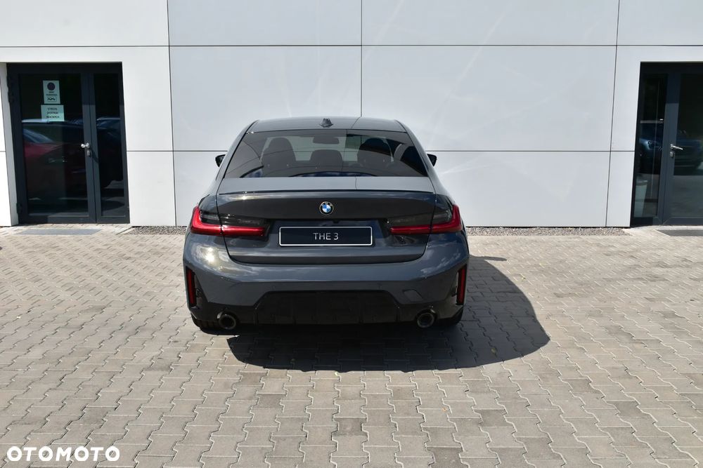 BMW Seria 3 330i xDrive M Sport - 4