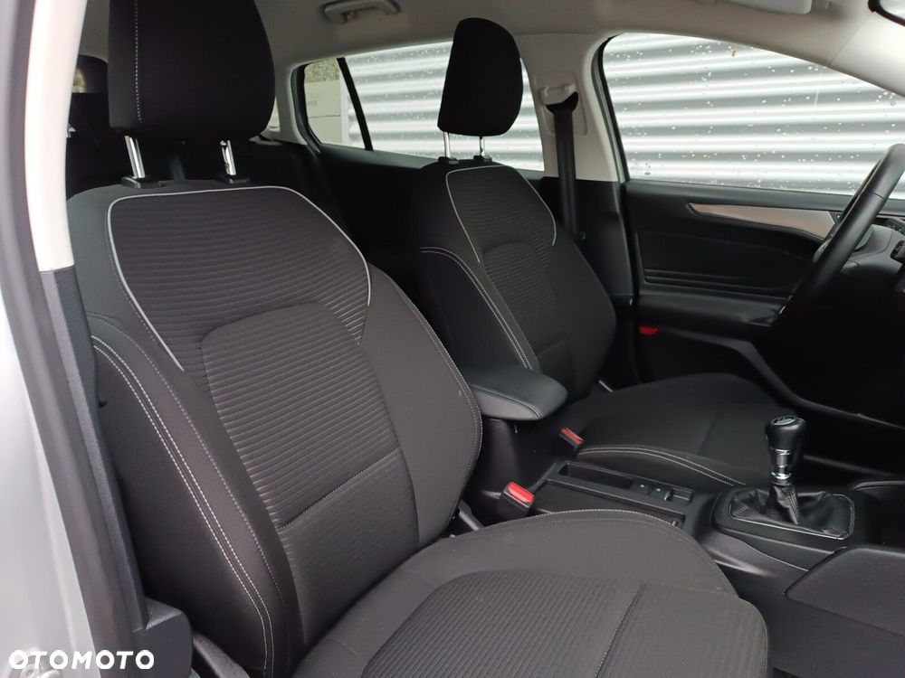 Ford Focus 1.0 EcoBoost Titanium - 12