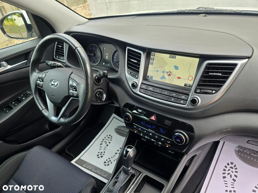 Hyundai Tucson 2.0 CRDi 4WD Automatik Advantage - 17