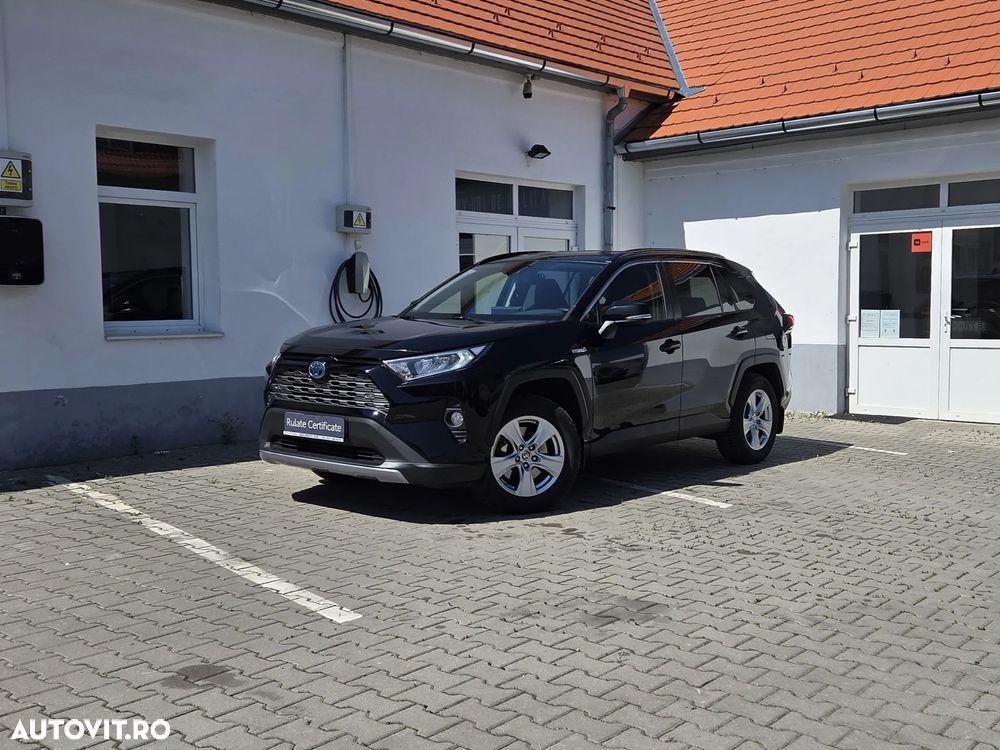 Toyota RAV4 - 1