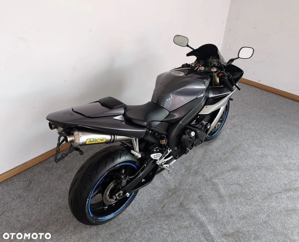 Yamaha R1 - 7