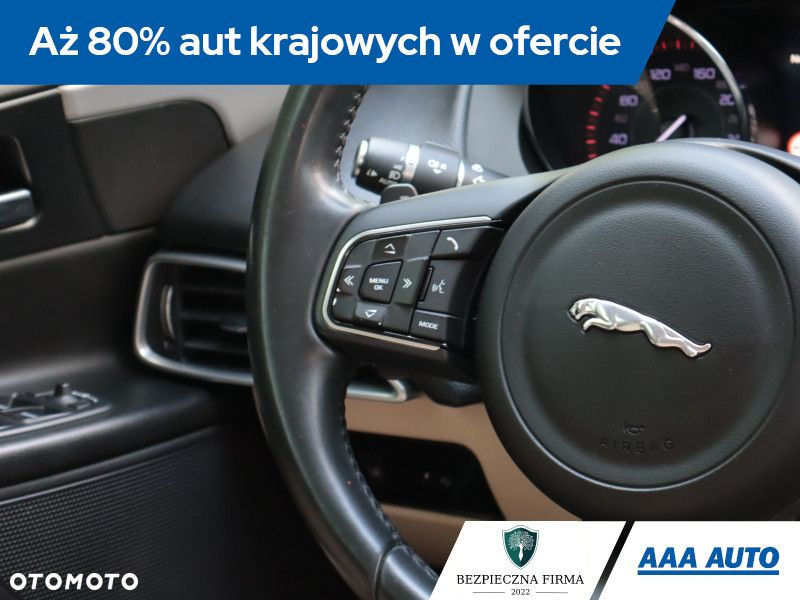 Jaguar XE - 21