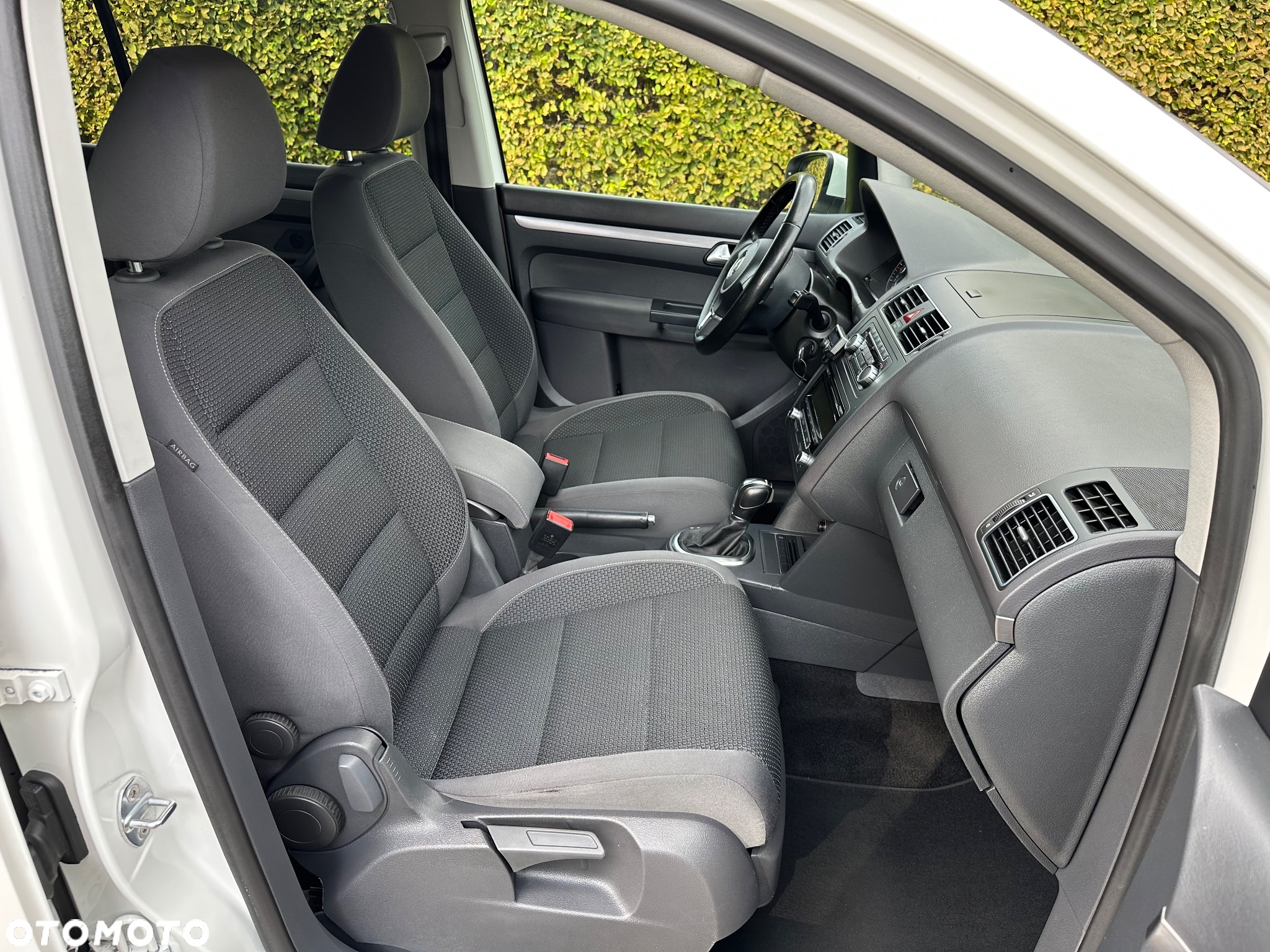 Volkswagen Touran 1.6 TDI DPF BlueMotion Technology DSG Highline - 9